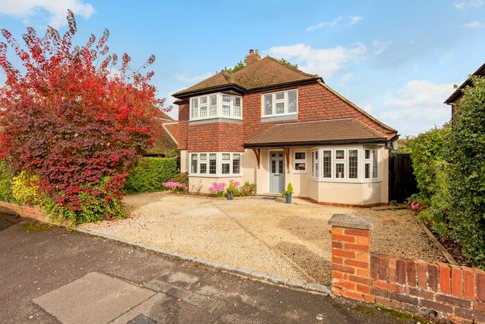 5 Bedroom Detached House To Rent In Marlyns Close, Burpham, Guildford, GU4