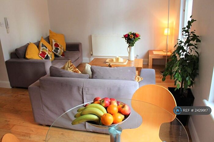 3 Bedroom Flat To Rent In Kennington Lane, London, SE11