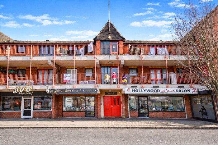 2 Bedroom Apartment For Sale In Burywood Court, Hertford Road, Enfield, EN3