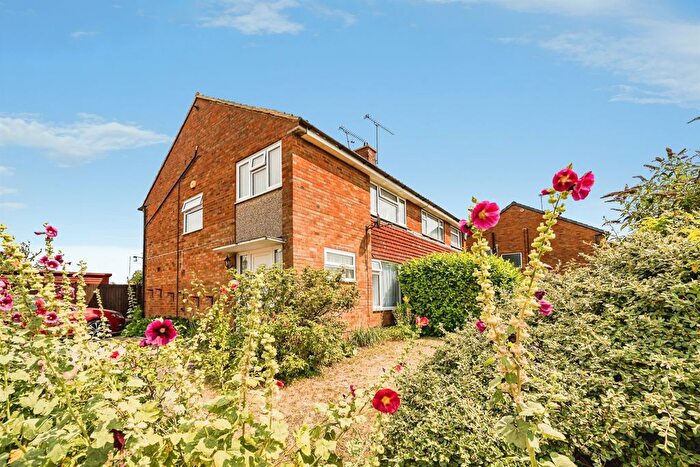 3 Bedroom Semi-Detached House For Sale In Fern Drive, Taplow, Maidenhead, SL6