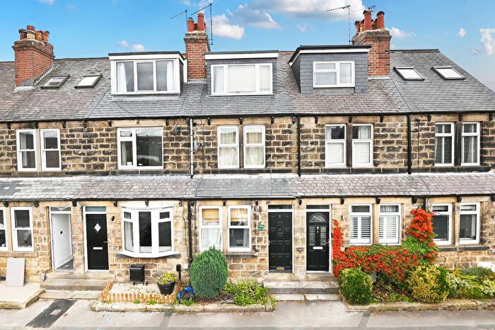 3 Bedroom Terraced House For Sale In Wharfedale Avenue, Harrogate, HG2