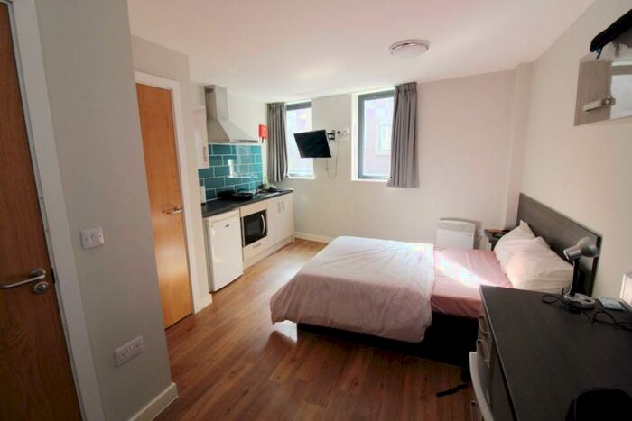 Studio To Rent In - Queen Street - Available September, S1