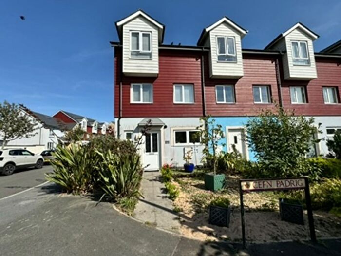 3 Bedroom End Of Terrace House For Sale In Cefn Padrig, Llanelli, SA15
