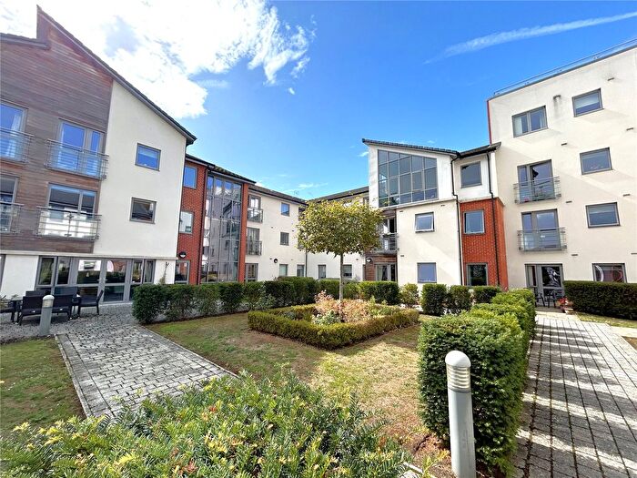 1 Bedroom Flat For Sale In Kings Place, Fleet, Hampshire, GU51