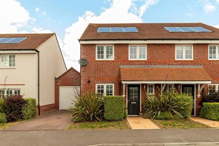 3 Bedroom House To Rent In Ashfield Drive, Letchworth Garden City, SG6
