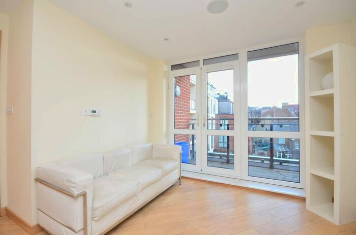 2 Bedroom Flat To Rent In Printing House Square, Guildford, Guildford, GU1