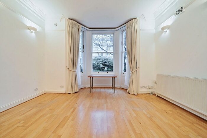 2 Bedroom Flat To Rent In Colville Gardens, London, W11