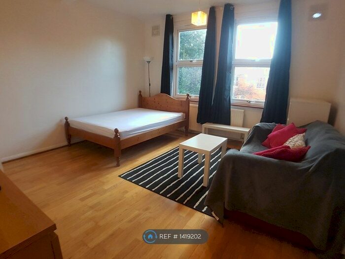 Studio To Rent In Delamere Road, London, SW20