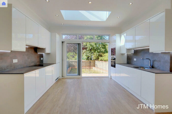 3 Bedroom Apartment To Rent In Hornsey Rise Gardens, London, N19