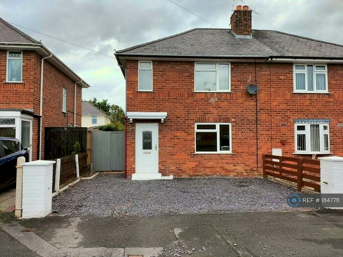 3 Bedroom Semi-Detached House To Rent In Warren Drive, Broughton, Chester, CH4