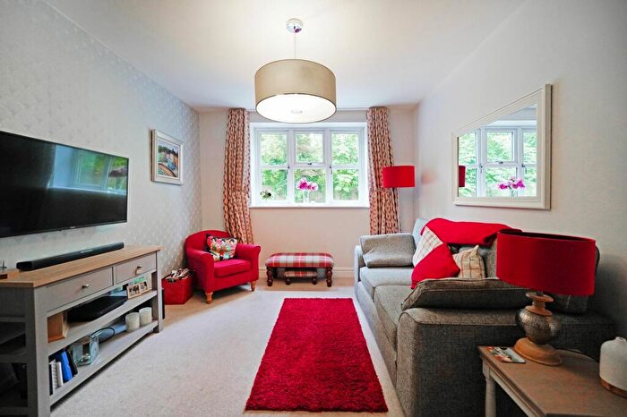 3 Bedroom Terraced House For Sale In Old Warwick Road, Lapworth, B94