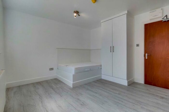 Studio To Rent In Sunnyside Terrace, London, NW9