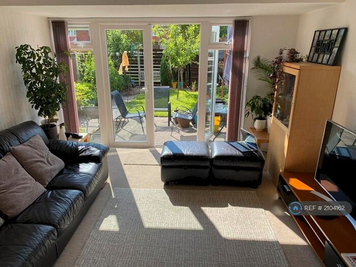 4 Bedroom Terraced House To Rent In Daimler Way, Wallington, SM6