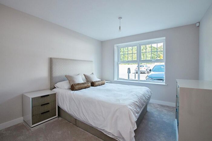 3 Bedroom Detached House For Sale In Christchurch Road, Ferndown, BH22