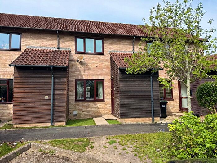 2 Bedroom Detached House For Sale In Eastlands, New Milton, BH25