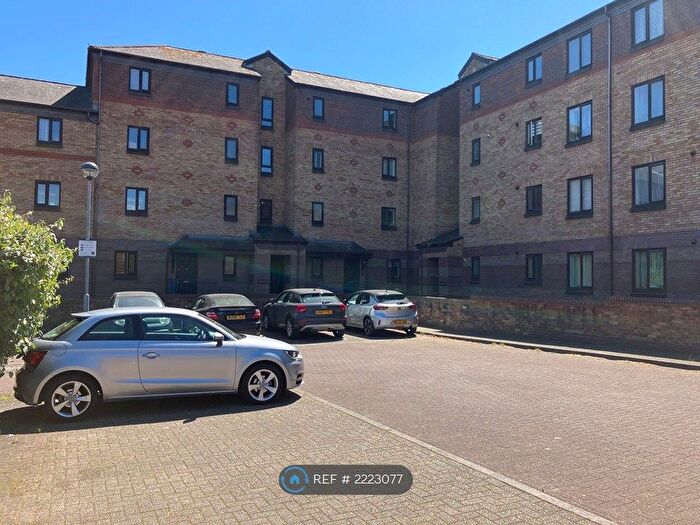 1 Bedroom Flat To Rent In Garamond Court, Bristol, BS1