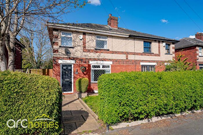 3 Bedroom Semi Detached House For Sale In Car Bank Street, Atherton, Manchester, M46