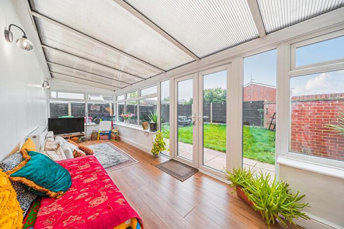2 Bedroom Detached Bungalow For Sale In Slough, Berkshire, SL1