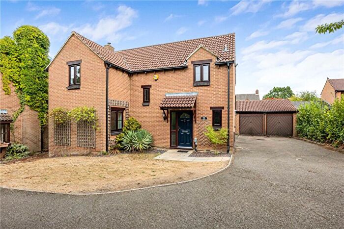 4 Bedroom Detached House For Sale In Goughs Lane, Bracknell, Berkshire, RG12