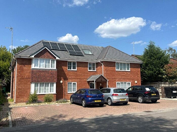 1 Bedroom Flat To Rent In Sycamore Drive, Ashvale, Surrey, GU12