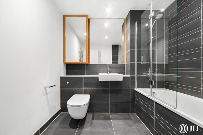 1 Bedroom Flat To Rent In Zinc Street Sugar House Island, E15