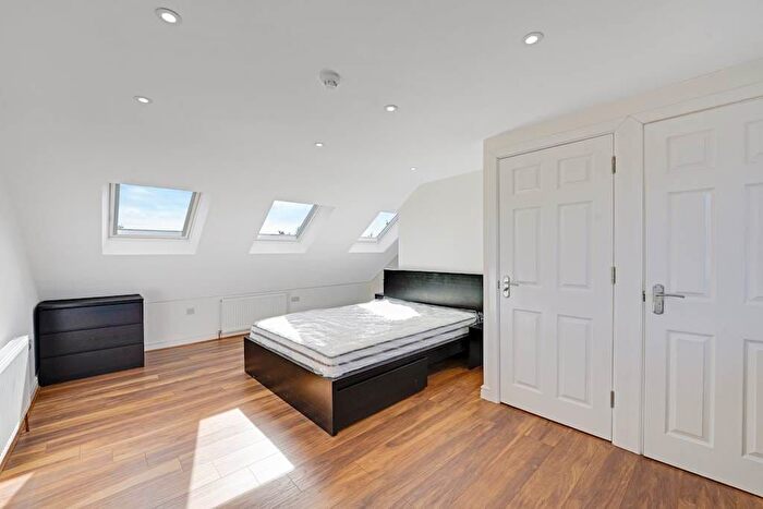 Studio To Rent In The Grove, Greenford, UB6