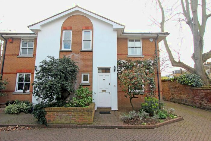 3 Bedroom Terraced House To Rent In Carlyle Place, West Putney, London, SW15