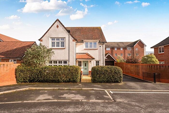 4 Bedroom Detached House For Sale In Lordswood, Swindon, SN3