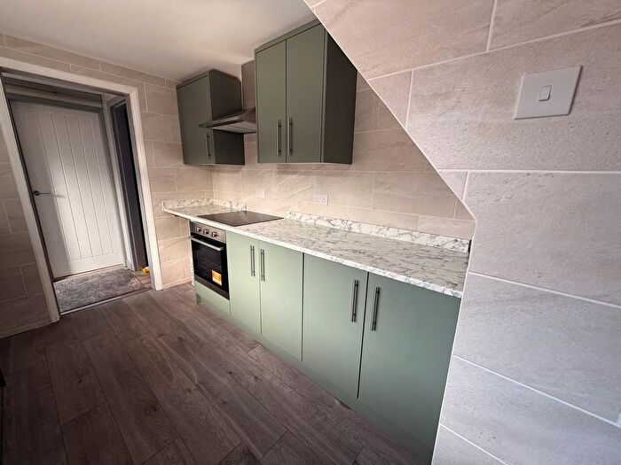 3 Bedroom End Of Terrace House To Rent In Beeson Street, Grimsby, DN31