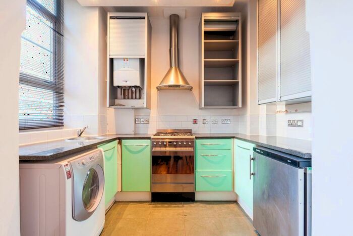 2 Bedroom Flat To Rent In Sunlight Square, Bethnal Green, London, E2