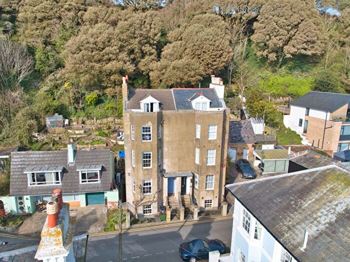 4 Bedroom Semi Detached House For Sale In Radnor Cliff, Folkestone, Kent, CT20