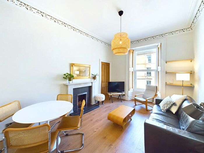 2 Bedroom Flat To Rent In Oxford Street, Newington, Edinburgh, EH8