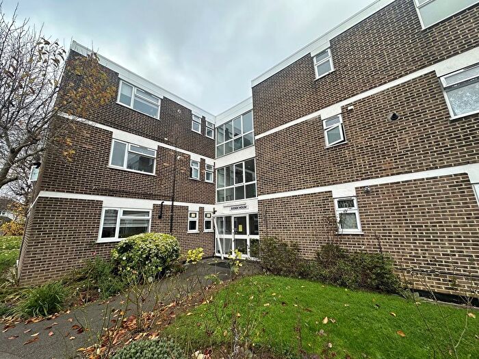 1 Bedroom Flat To Rent In Stratton Close, Edgware, HA8