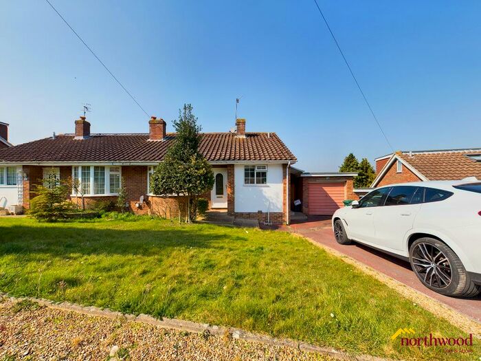 3 Bedroom Semi-Detached House To Rent In Hangleton Valley Drive, Hangleton, Brighton And Hove, BN3