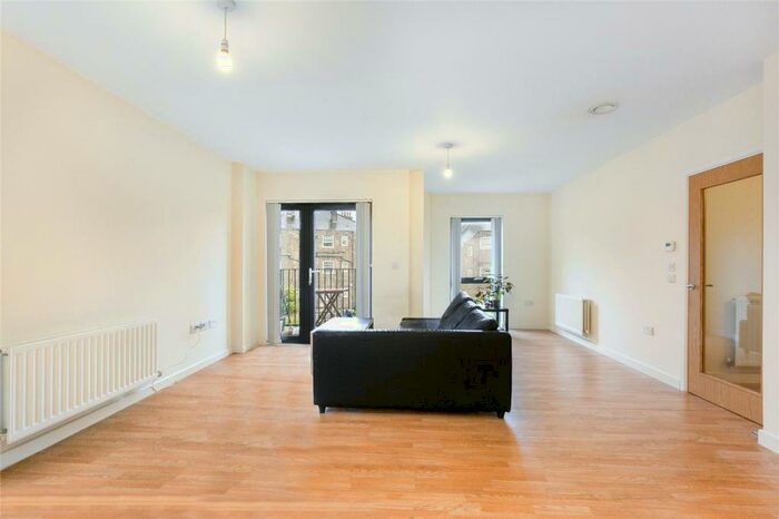 2 Bedroom Apartment To Rent In Newman Close, London, NW10