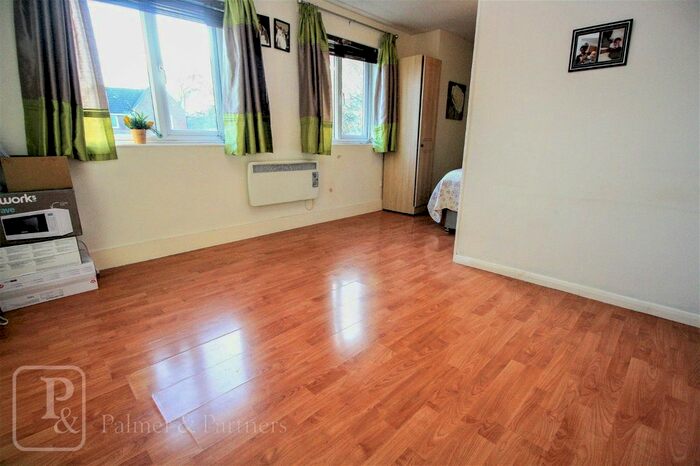 1 Bedroom Flat To Rent In Cleveland Close, Colchester, Essex, CO4