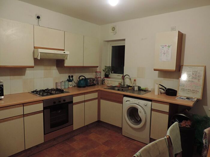 4 Bedroom Flat To Rent In Crwys Road, Cardiff, CF24