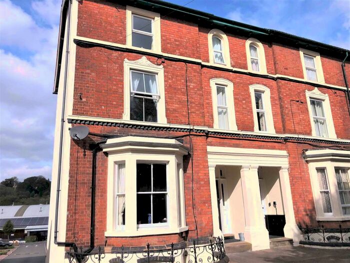 1 Bedroom Flat To Rent In Newbridge Crescent, Wolverhampton, West Midlands, WV6