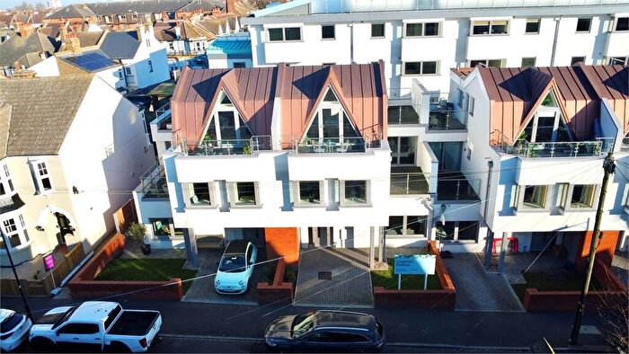 3 Bedroom Terraced House For Sale In Leighton Avenue, Leigh On Sea, Leigh On Sea, SS9