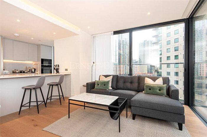 1 Bedroom Apartment To Rent In Hampton Tower, Marsh Wall, Canary Wharf, E14