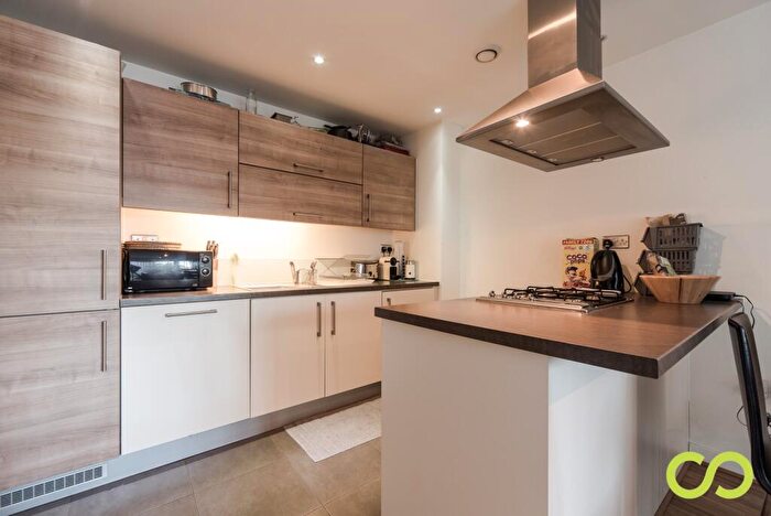 2 Bedroom Flat To Rent In Saunders Apartments, Merchant Street, Mile End, E3