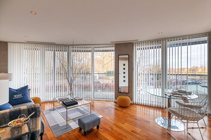 1 Bedroom Flat To Rent In Queenstown Road, Chelsea Bridge Wharf, London, SW11