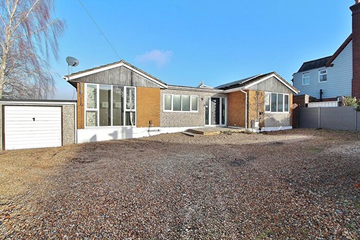 4 Bedroom Detached Bungalow For Sale In Stakes Road, Purbrook, PO7