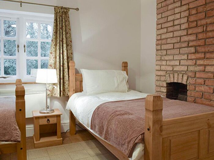 2 Bedroom Cottage To Rent In Hatton Bottom Lock, Warwick, CV35