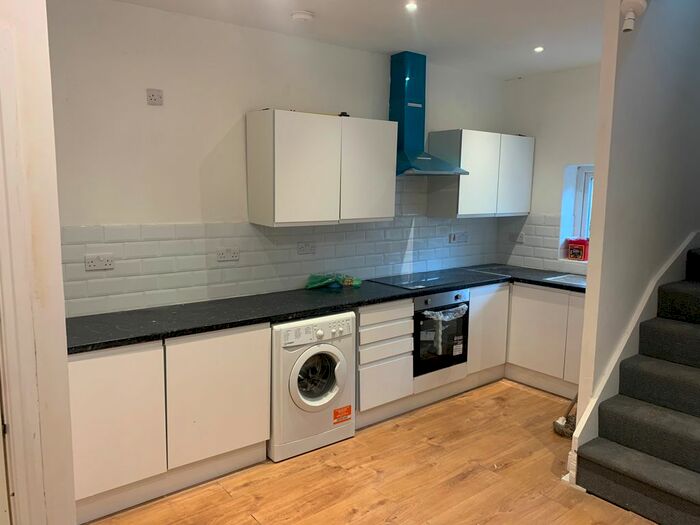 1 Bedroom Maisonette To Rent In North Clive Street, Grangetown, Cardiff, CF11