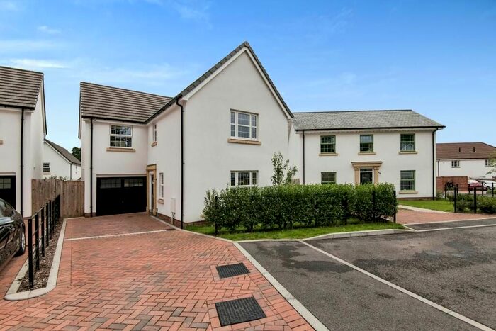 4 Bedroom Detached House For Sale In Oak Gardens, Uffculme, Cullompton, EX15