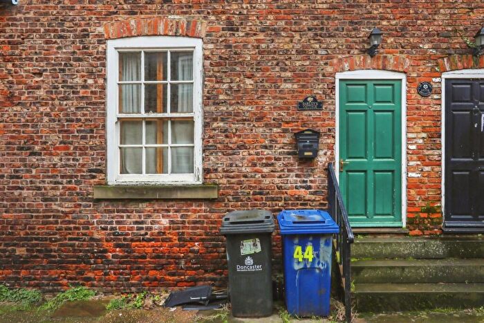 1 Bedroom Character Property For Sale In King Street, Thorne, Doncaster, DN8