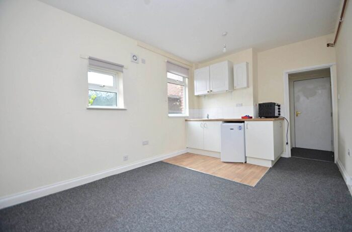1 Bedroom Studio To Rent In Rosebery Road, Norwich, NR3