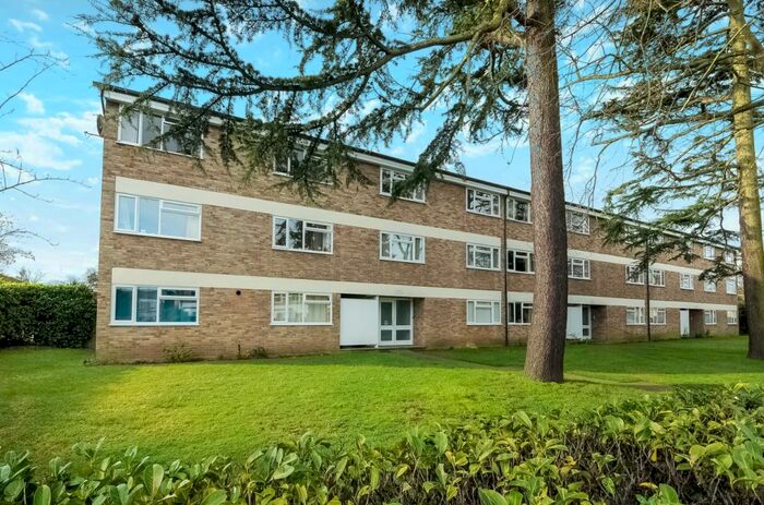 2 Bedroom Apartment To Rent In St. Marys, Victoria Road, Weybridge, KT13