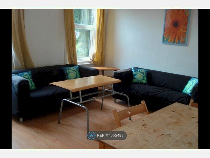 6 Bedroom Terraced House To Rent In Egerton Road, Manchester, M14